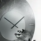 Cinzia - Reloj de pared de cristal fusionado con reverso plateado martillado, fabricado en Italia. Viadurini