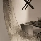 Cinzia - Reloj de pared de cristal fusionado con reverso plateado martillado, fabricado en Italia. Viadurini