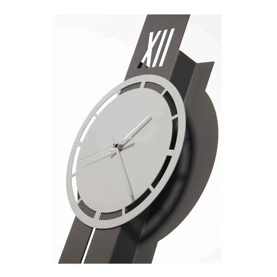 Reloj de pared de hierro con péndulo Made in Italy - Sonido Viadurini