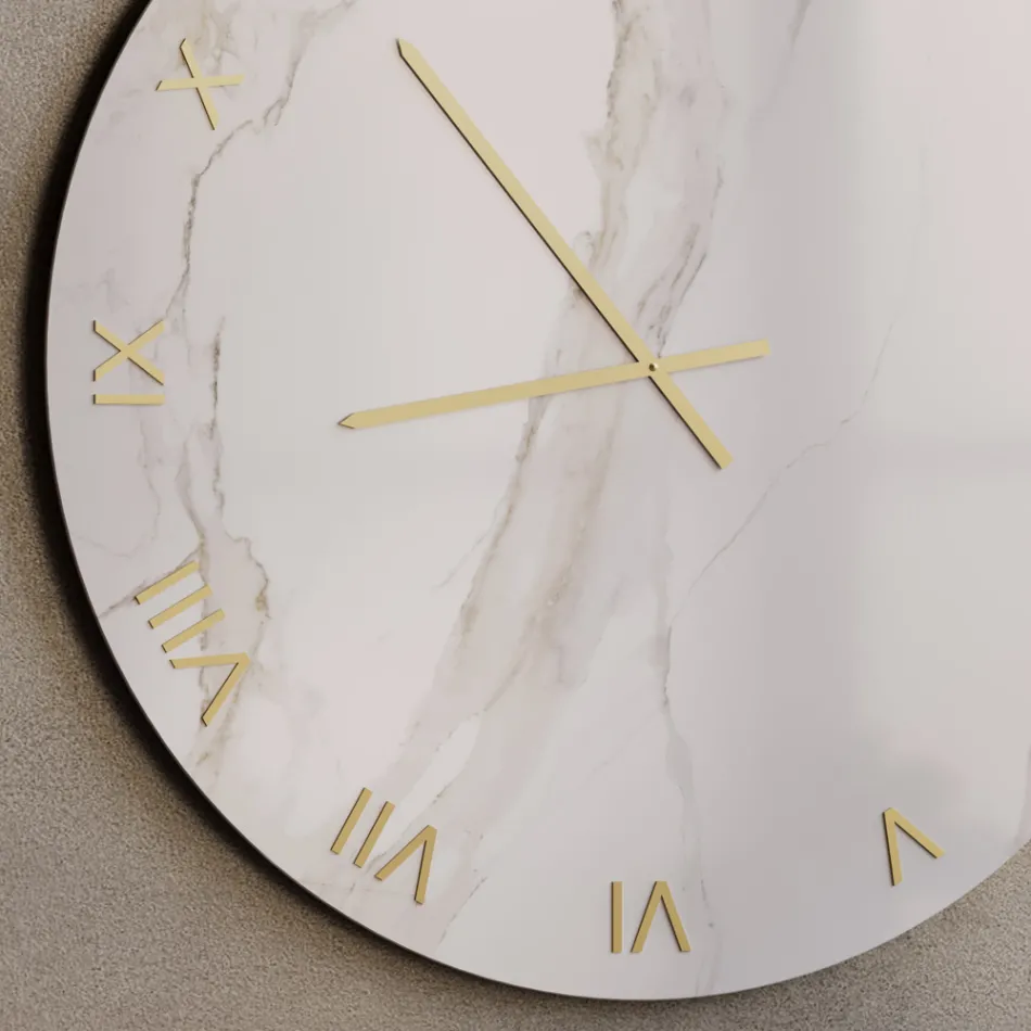 Reloj de pared de cristal con efecto mármol Calacatta y agujas de latón - Axis Viadurini