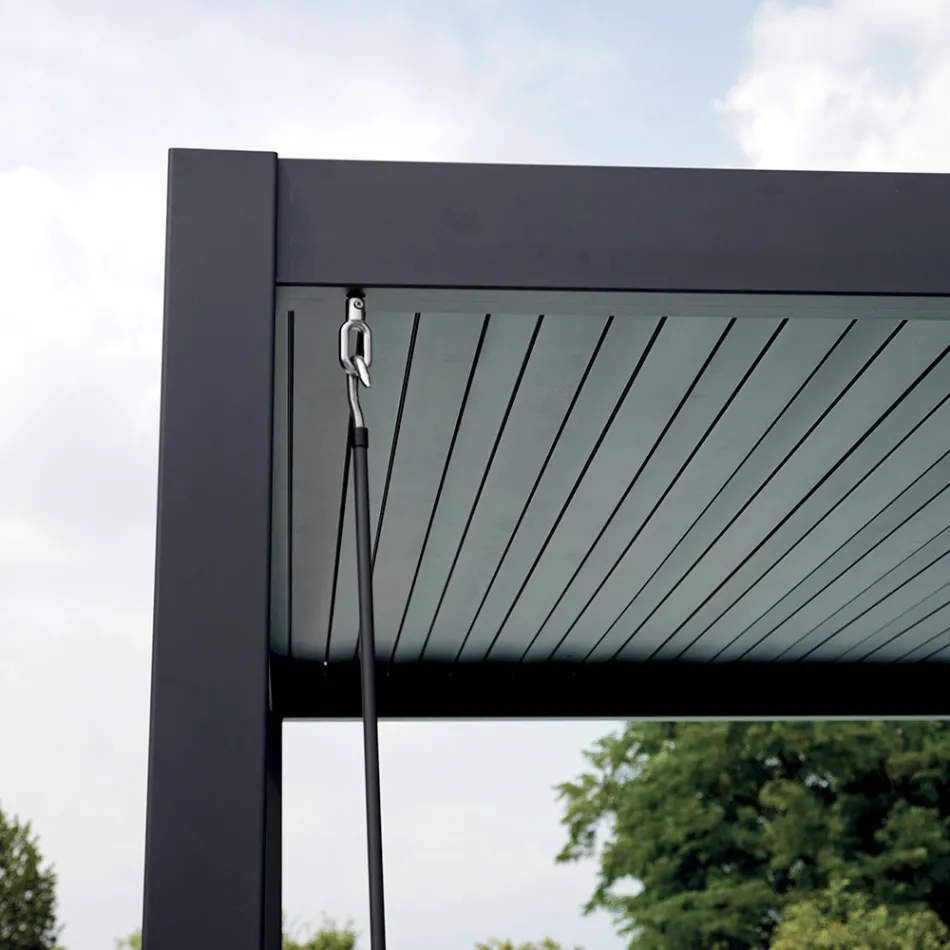 Pérgola de aluminio con techo regulable mediante manivela - Eolo Viadurini