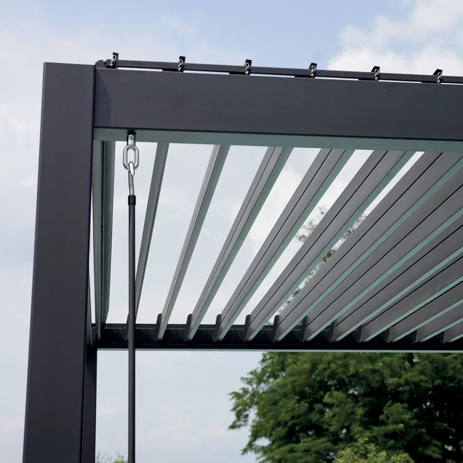 Pérgola de aluminio con techo regulable mediante manivela - Eolo Viadurini