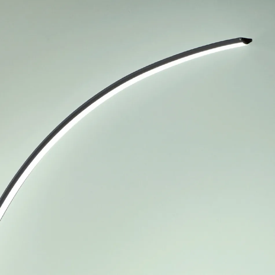 Lámpara de pie LED moderna regulable en metal negro, dorado o blanco - Góndola Viadurini