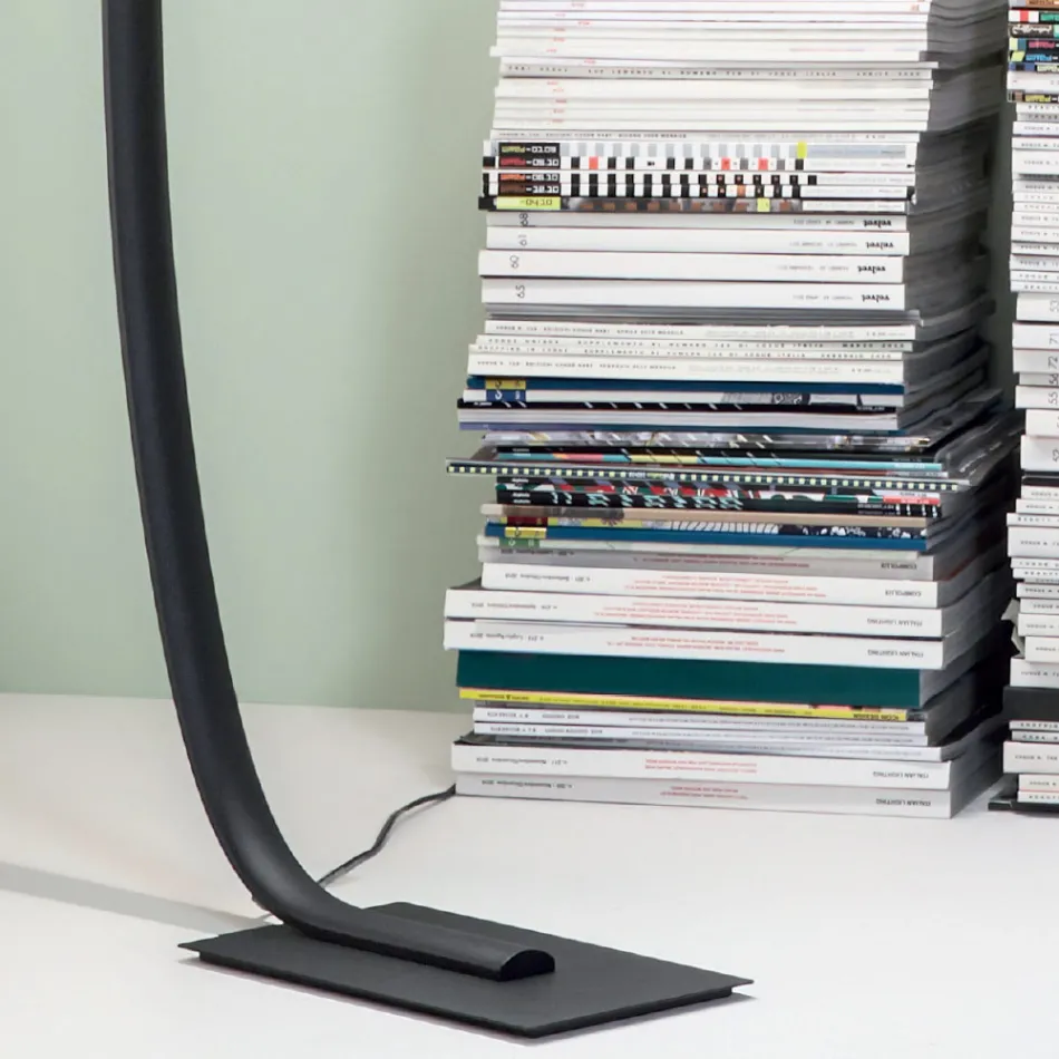 Lámpara de pie LED moderna regulable en metal negro, dorado o blanco - Góndola Viadurini