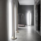 Lámpara de pie moderna de metal con doble iluminación Made in Italy - Roman Viadurini