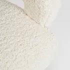 Sillón con reposabrazos en madera de caucho y asiento efecto lana - Patrizia Viadurini