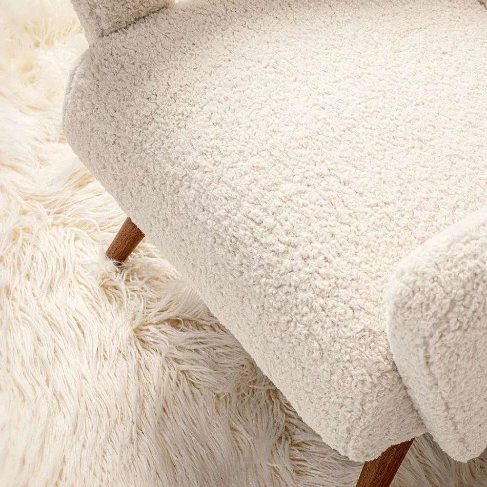 Sillón con reposabrazos en madera de caucho y asiento efecto lana - Patrizia Viadurini