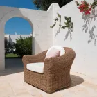Sillón para exterior en ratán sintético tejido y tela blanca o cruda - Yves Viadurini