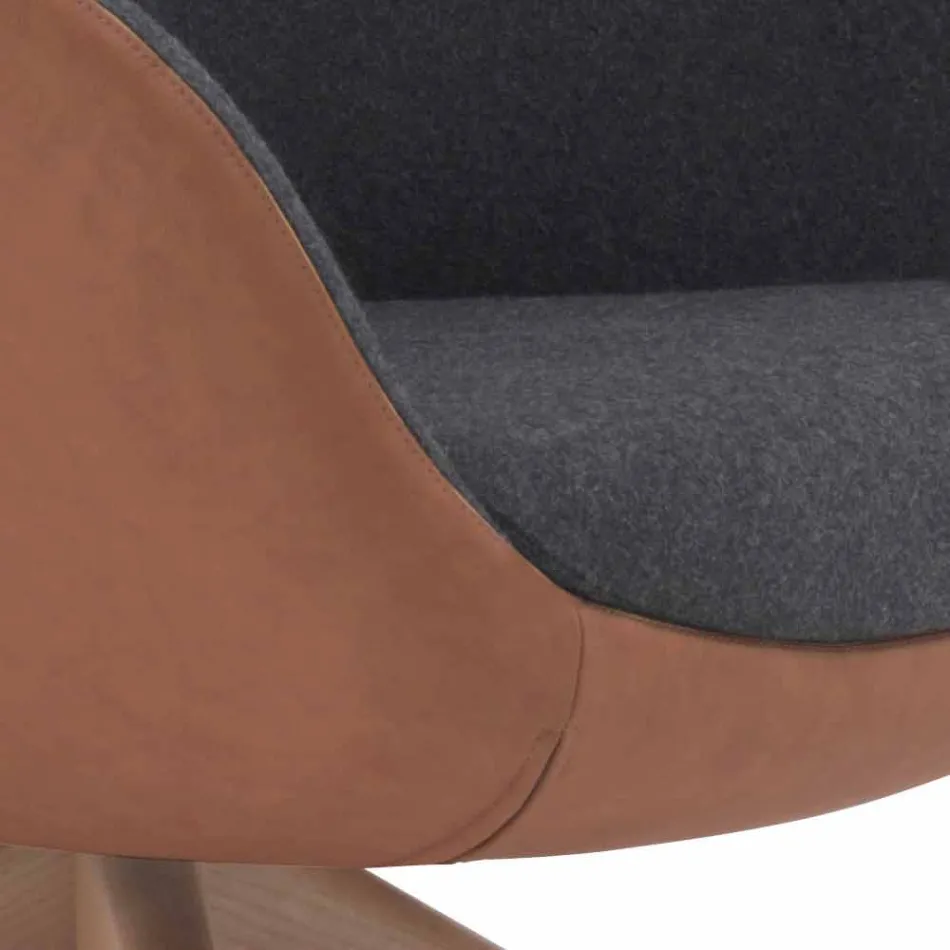 Sillón giratorio de cuero con base de madera Made in Italy - Mariposa Viadurini
