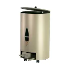 Porta pellets con tapa, escoba y pala Made in Italy - Cacatua Viadurini