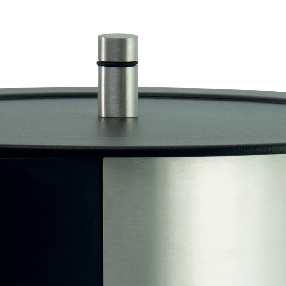 Porta pellets con ruedas y tapa de metal Made in Italy - Cigüeña Viadurini