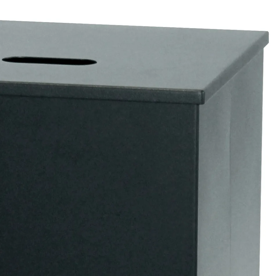 Porta pellets cuadrado de acero pintado de negro y ruedas Made in Italy - Parrot Viadurini