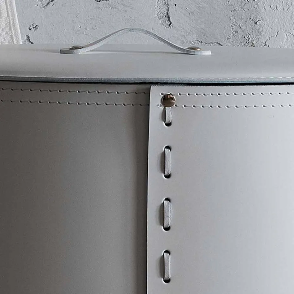 Lavadero ovalado en piel regenerada Riky fabricado en Italia. Viadurini