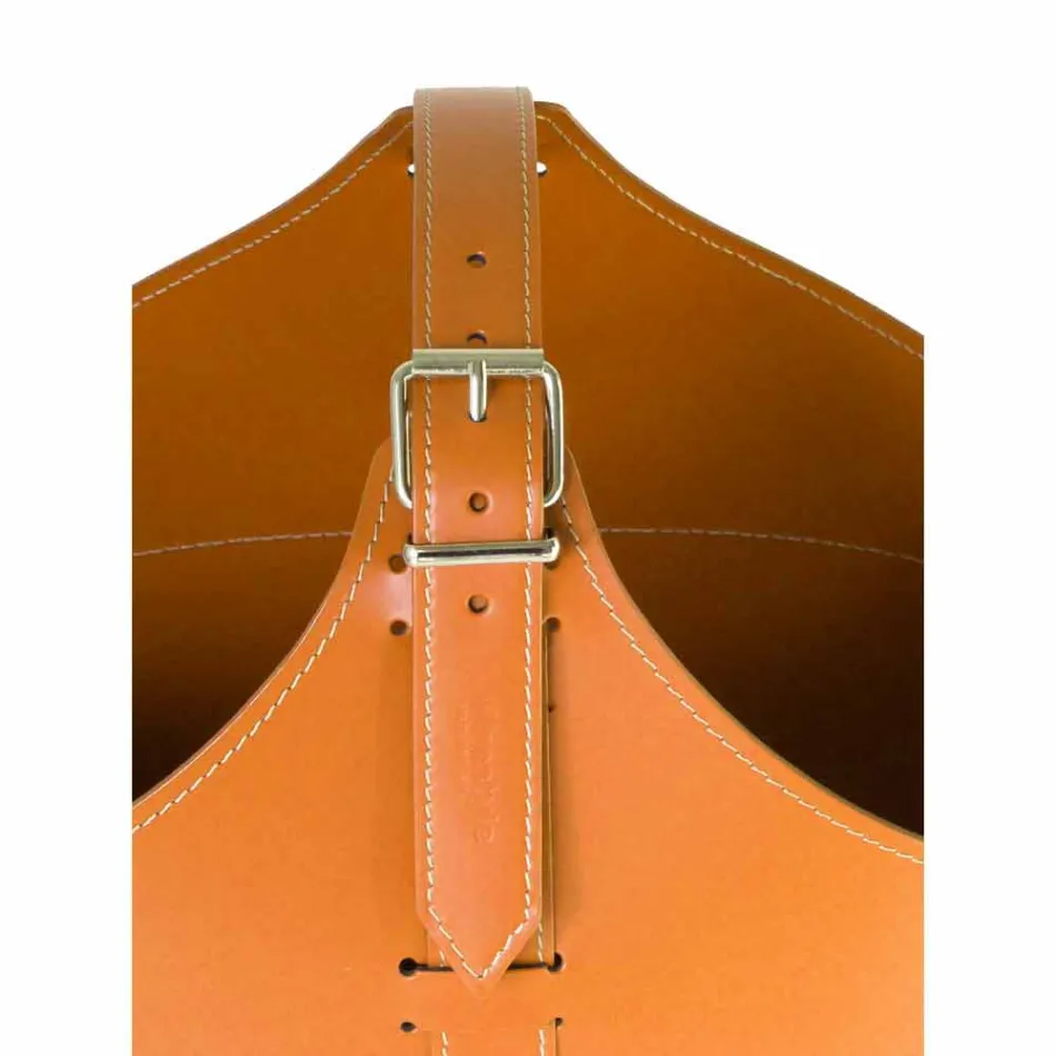 Portalegna desde el interior de la rueda en un cuero regenerado moderna Fabia Viadurini