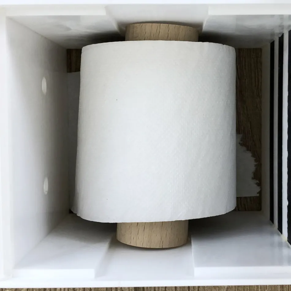 Portarrollos de baño en Corian blanco o con inserciones negras Diseño italiano - Elono Viadurini