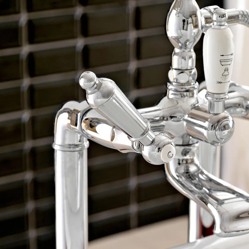 Grifería de pie para bañera con teleducha de latón Made in Italy - Noriana Viadurini