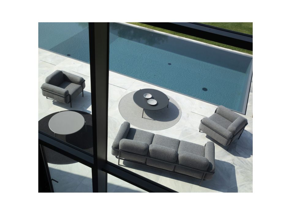Sala de estar exterior con sofá y 2 sillones en tela Made in Italy - Suki Viadurini