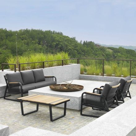 Salón de aluminio con detalles de teca brasileña - Diario Viadurini