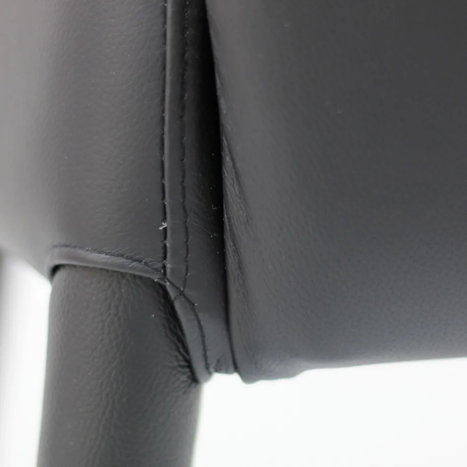 Silla de comedor con reposabrazos tapizada en cuero negro Made in Italy - Meyer Viadurini