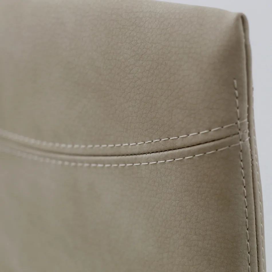 Silla de salón de piel sintética con patas lacadas Made in Italy - Roslin Viadurini