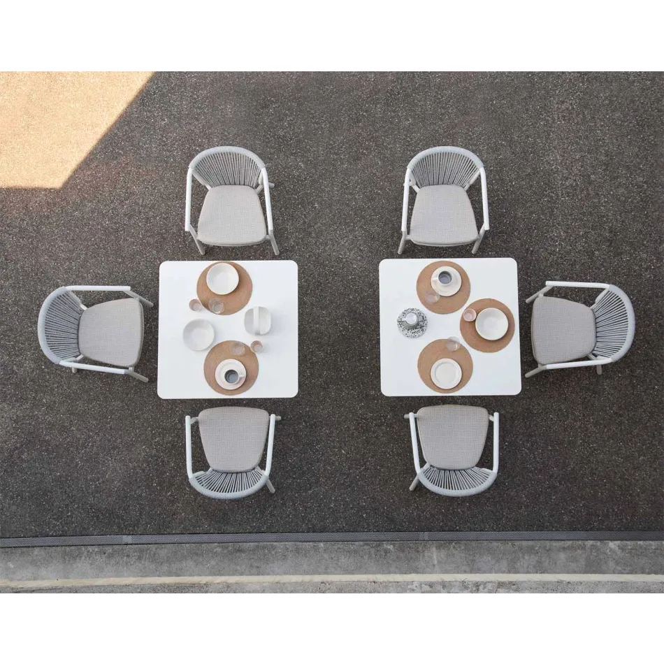 Silla apilable para exteriores con reposabrazos acolchados Al. 73 cm - Smart by Varaschin Viadurini