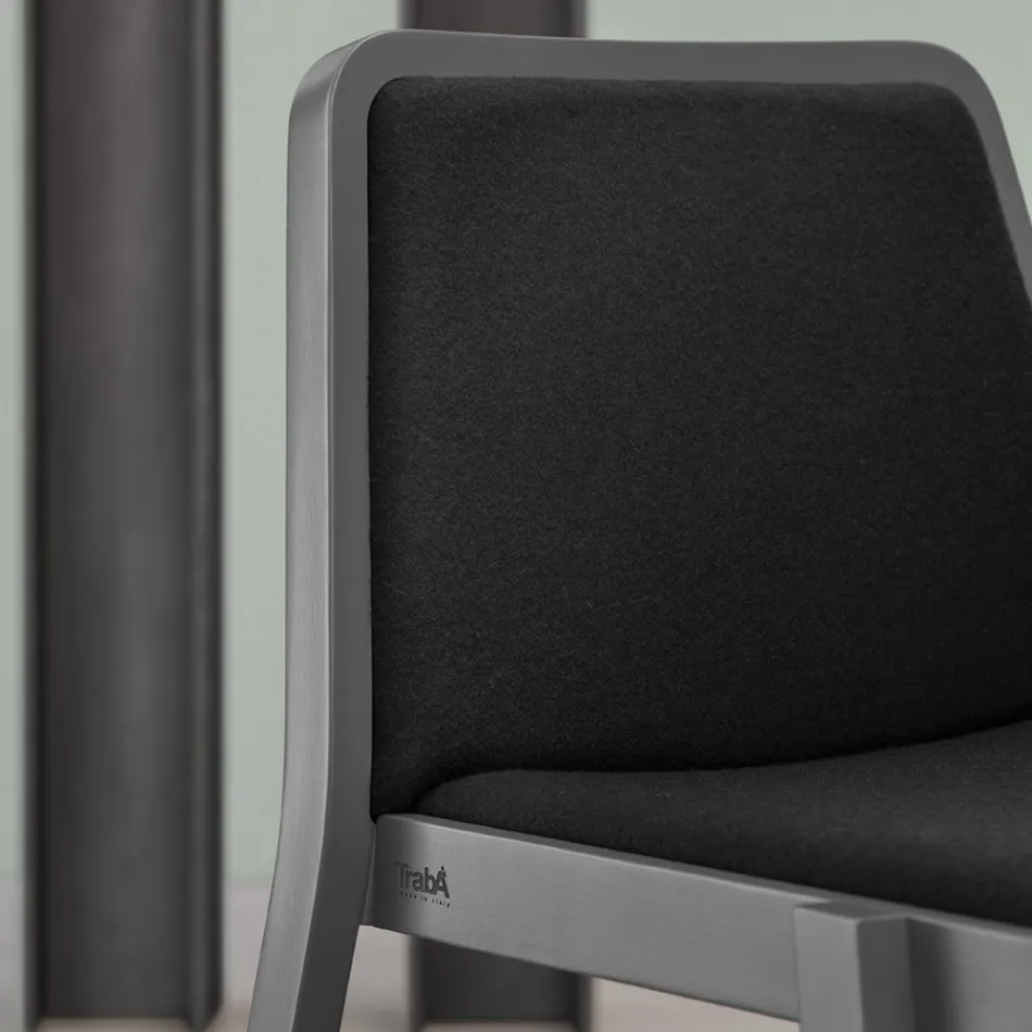 Silla apilable de madera con asiento de terciopelo Made in Italy, 2 piezas - Leipzig Viadurini