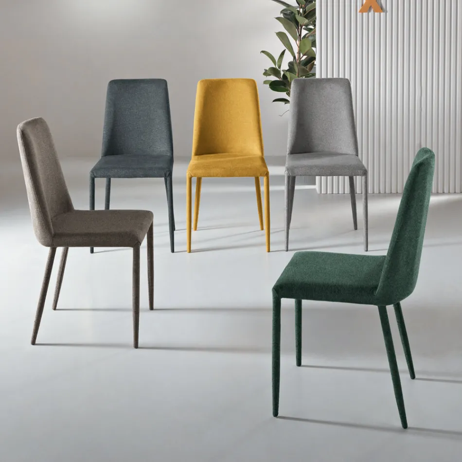 Juego de 4 sillas tapizadas en tela colorida y estructura tapizada - Luciana Viadurini