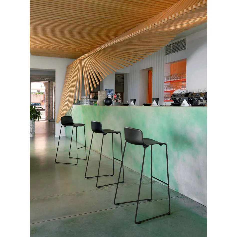 Taburete Apilable en Metal y Polipropileno Hecho en Italia, 2 Piezas - Charla Viadurini