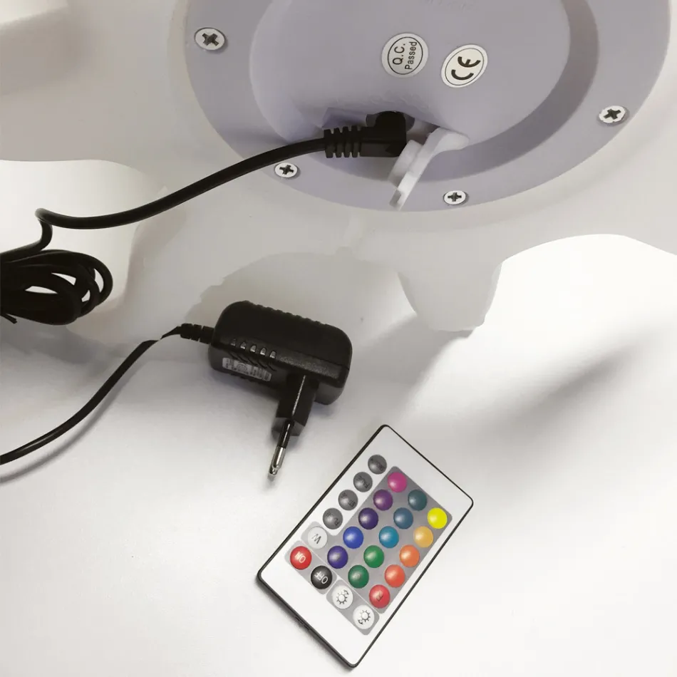 Taburete de exterior recargable con forma de pulpo en polipropileno - Ardea Viadurini