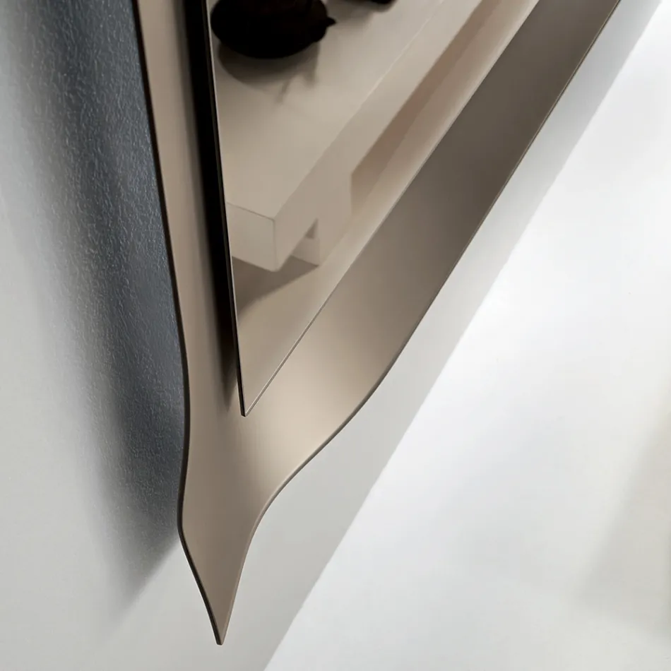 Espejo con marco de forma especial, disponible en 3 tamaños y 2 colores - Carolina Viadurini