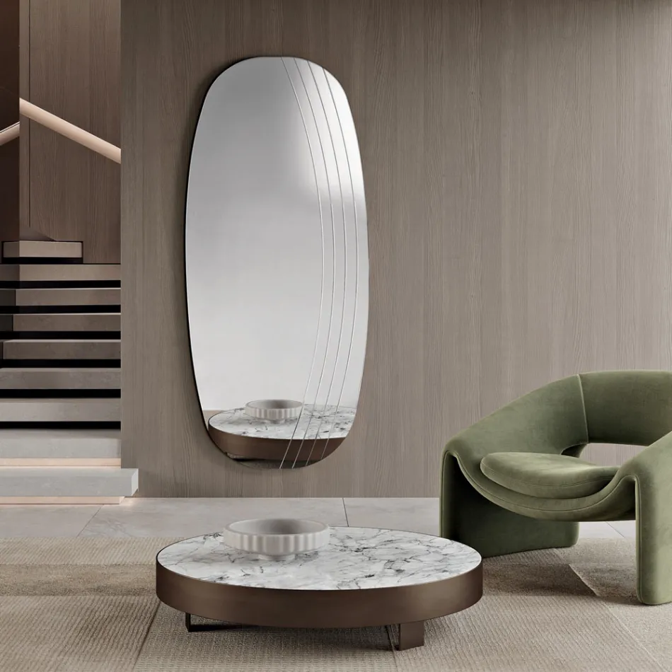 Espejo de pared Arabella con grabados, fabricado en Italia. Viadurini