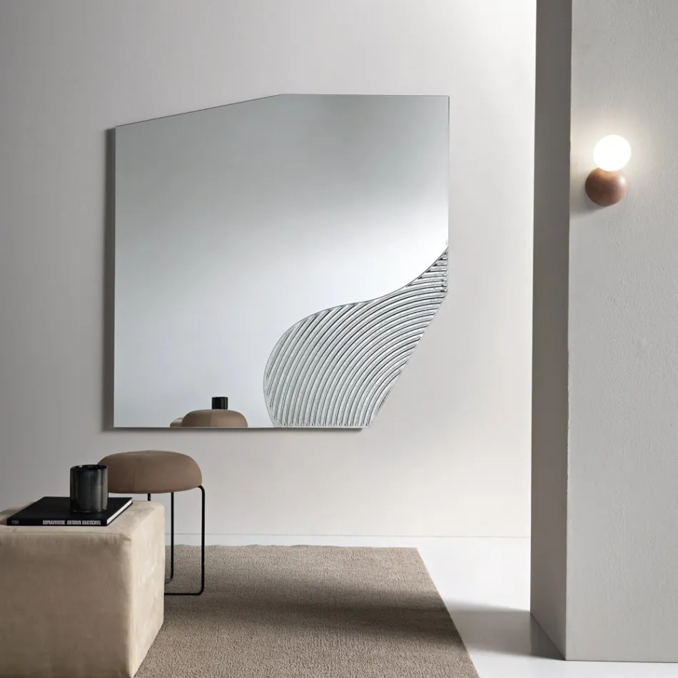 Espejo de pared Lirion con inserto a rayas bicolor, fabricado en Italia. Viadurini