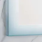 espejo moderno con bordes de vidrio esmerilado, iluminación LED, Ady Viadurini