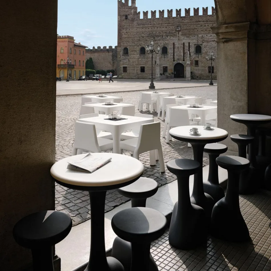 Mesita de exterior en polietileno coloreado 96 cm Made in Italy - Uliveto Viadurini