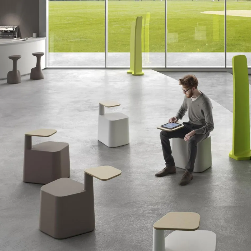 Mesa de centro en polietileno y madera de abedul Made in Italy - Clio Viadurini