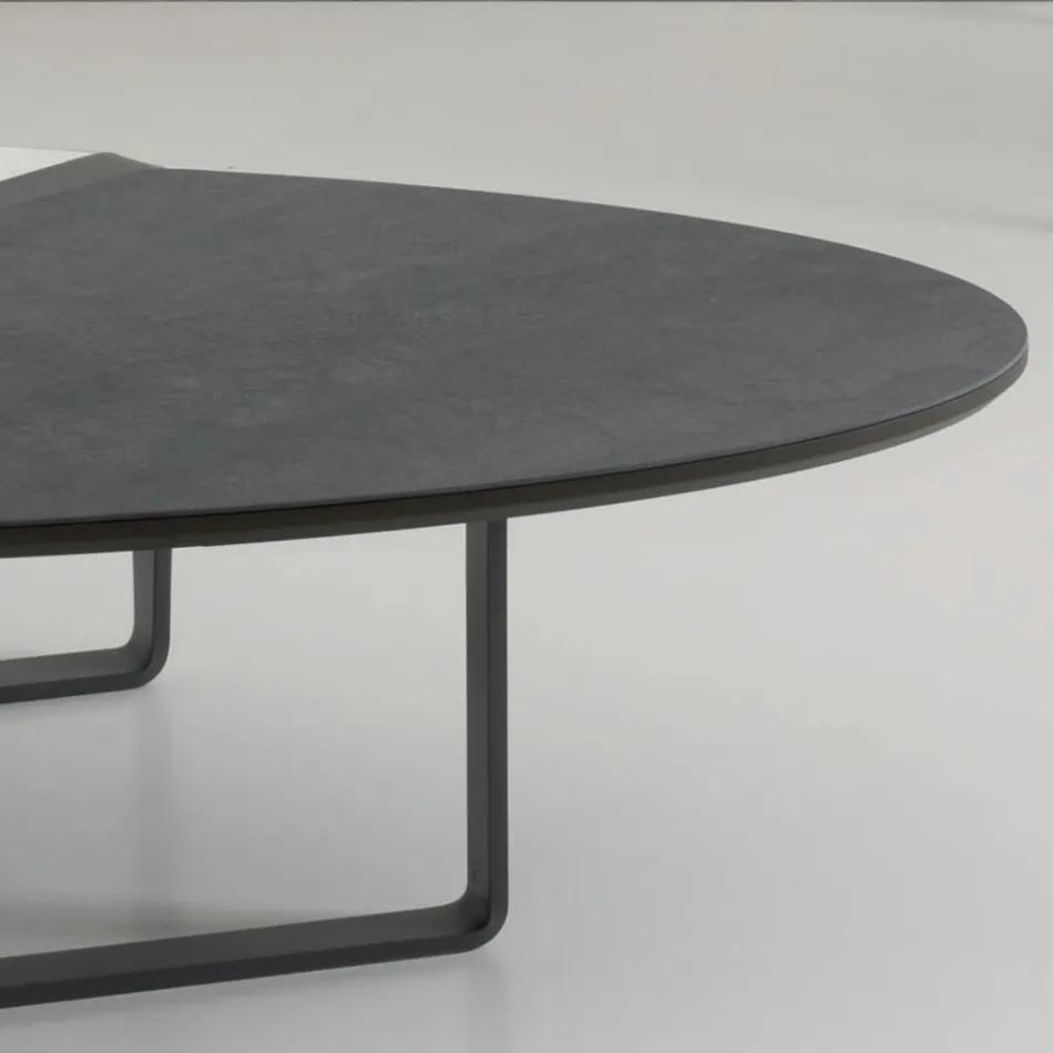 Mesa de centro ovalada de metal para sala de estar y tablero de cerámica bicolor - Comacchio Viadurini
