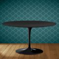 Mesa de centro Tulip de Eero Saarinen, ovalada, de 41 cm de altura, en cerámica Domoos, fabricada en Italia - Escarlata