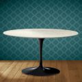Mesa de centro Tulip de Eero Saarinen, ovalada, de 41 cm de altura, en cerámica Marmorio, fabricada en Italia - Escarlata