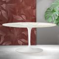 Mesa de centro Tulipán de Saarinen, 41 cm de altura, en cerámica mate Florim Calacatta Gold - Escarlata