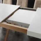 Mesa extensible blanca con estructura de madera maciza natural Rico Viadurini