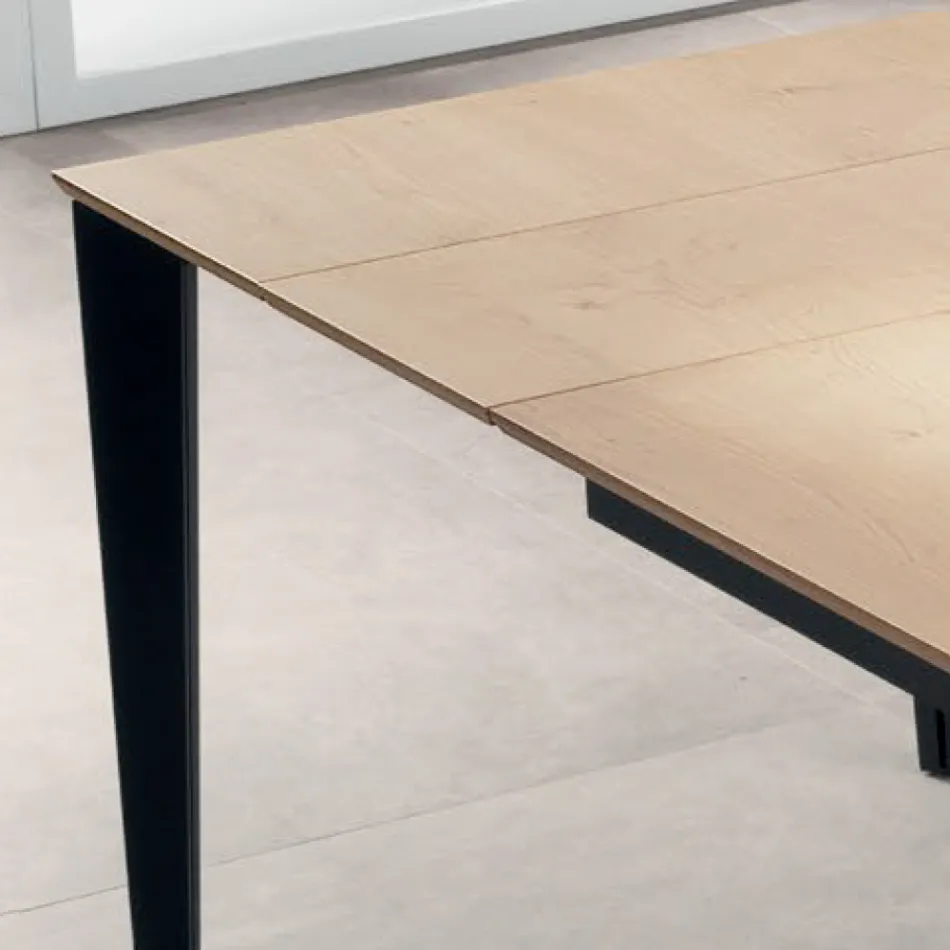 Mesa extensible con tablero de chapa de roble natural - Anís Viadurini