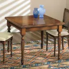 Mesa extensible y 2 sillas en nogal patinado Made in Italy - Biotite Viadurini