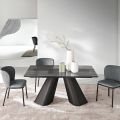 Mesa extensible de hasta 240 cm en cristal estriado transparente, fabricada en Italia - Talete