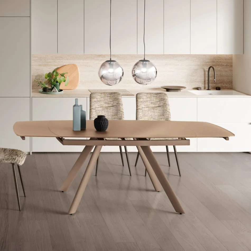 Mesa extensible de hasta 210 cm en cristal y metal pintado - Naxos Viadurini