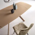 Mesa extensible de hasta 210 cm en cristal y metal pintado - Naxos Viadurini