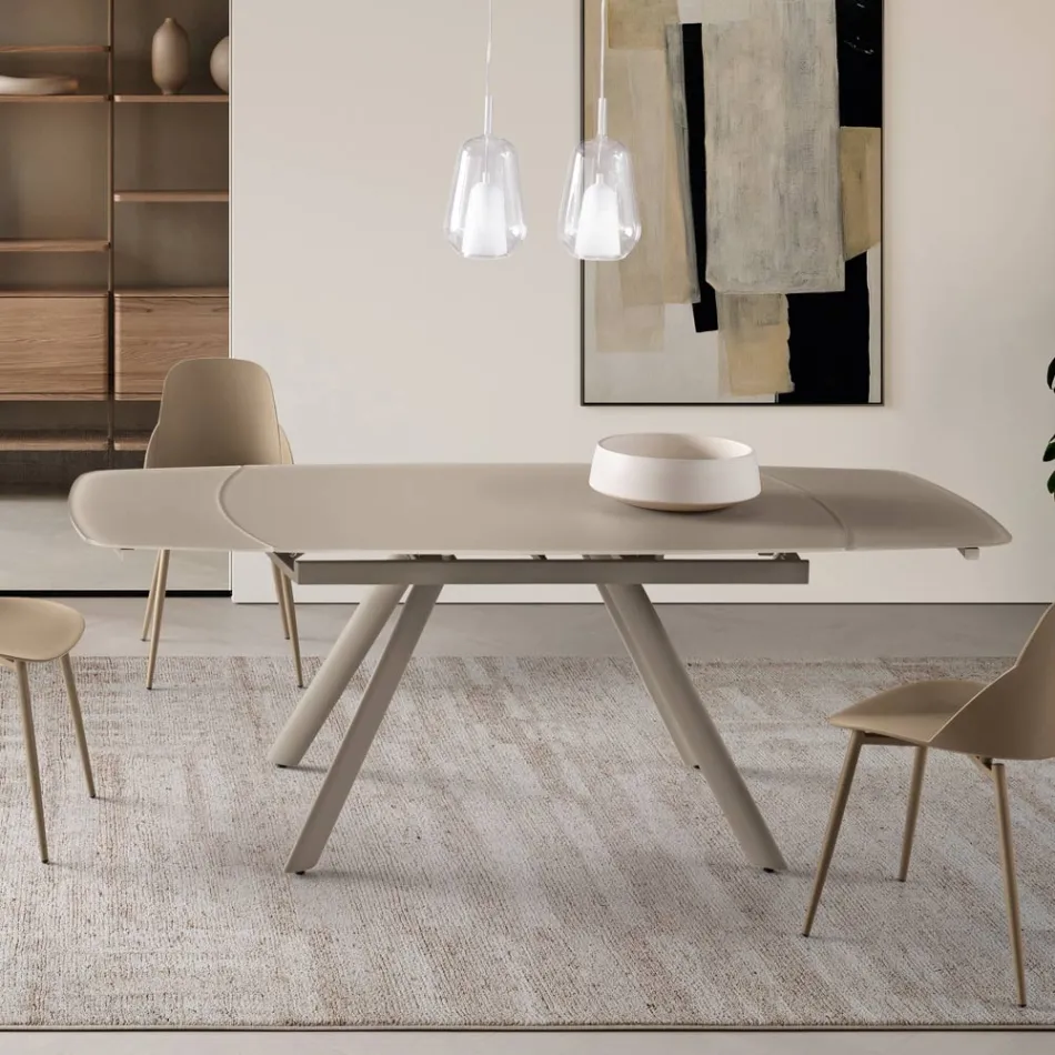 Mesa extensible de hasta 210 cm en cristal y metal pintado - Naxos Viadurini