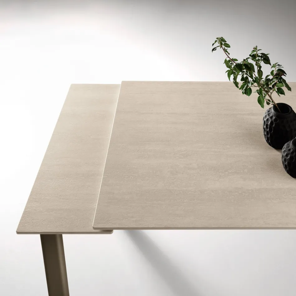 Mesa extensible en dos tamaños en metal y piedra efecto mármol - Morfeo Viadurini