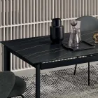 Mesa extensible de gres porcelánico con base de metal pintado - Arko Viadurini