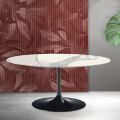 Mesa extensible Tulip de Saarinen, 74 cm de altura, en cerámica mate Florim Statuario - Escarlata