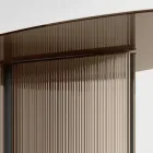 Mesa con tapa de vidrio ovalada y base de vidrio fundido y metal - Foglietto Viadurini